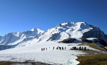sar pass trek kullu manali
